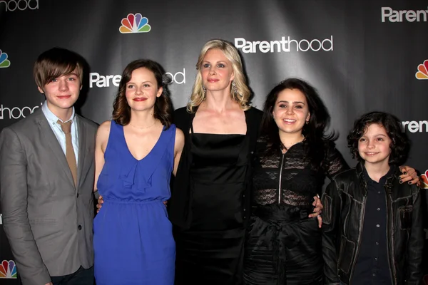 Miles Heizer, Sarah Ramos, Monica Potter, Mae Whitman, Max Burkho — Foto Stock