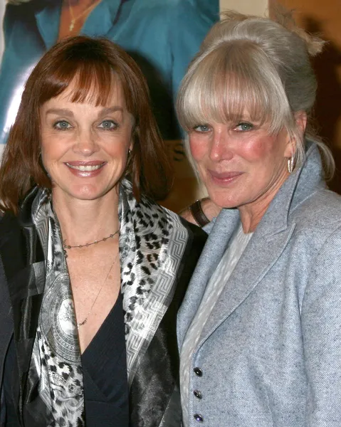 Pamela sue martin och linda evans — Stockfoto