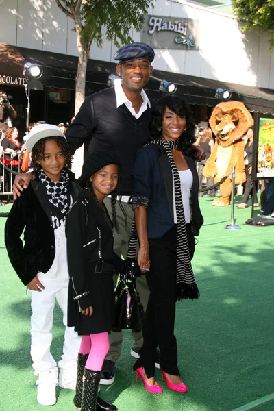 Will Smith, Jada Pinkett Smith with their children Willow & Jaden — Stock Photo, Image