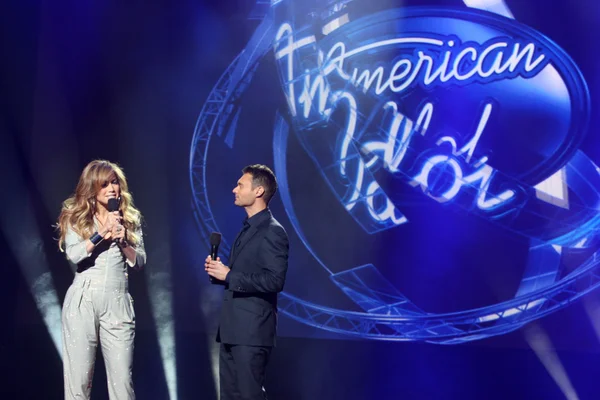 Jennifer Lopez, Ryan Seacrest — Stock Photo, Image