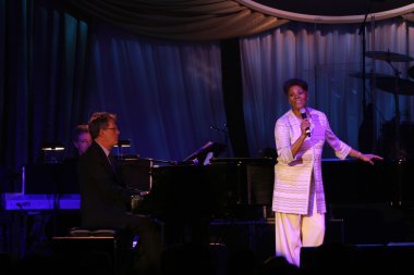 Dionne Warwick