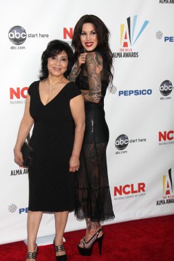 Katherine von drachenberg, aka kat von d & annesi. o vardır