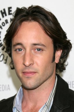 Alex O'Loughlin