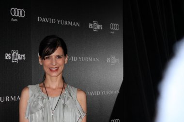 Perrey Reeves