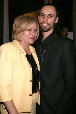 dan fleyshman, annesi