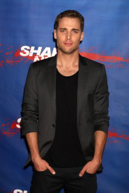 Dustin Milligan