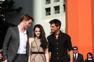 Robert pattinson, kristen stewart ve taylor lautner