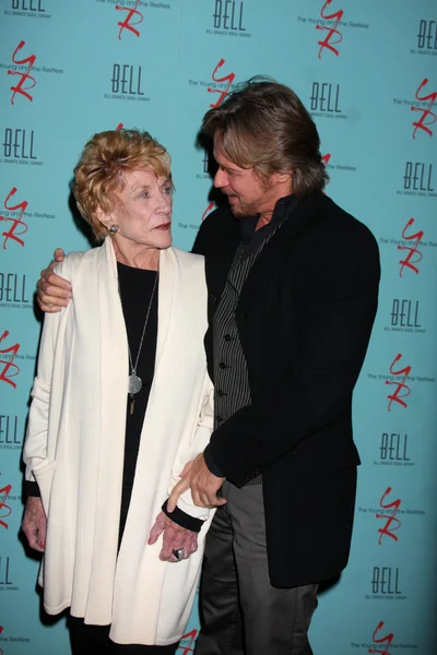 Jeanne Cooper, Stephen Nichols — Stockfoto