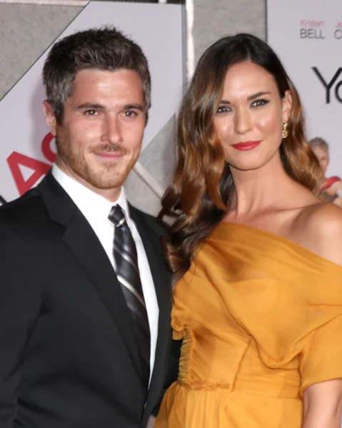 Dave Annable, Odette Yustman — Foto de Stock