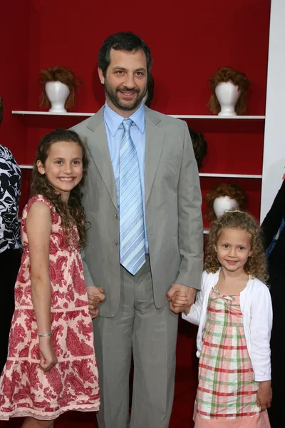 Judd Apatow avec ses filles Iris et Maude — Photo