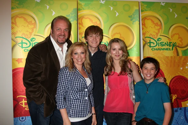 Eric allan kramer, jason dooley, bridgit mendler, leigh allyn panettiere, bradley perry steven — Foto Stock