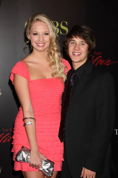 Molly Mccook y Devon Workheiser — Foto de Stock