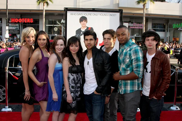 Fame Cast (2009) - Kherington Payne, Kristy Flores, Kay Panabaker, Anna Maria Perez de Tagle, Walter Perez, Asher Book, Collins Pennie e Paul Lacono — Foto Stock