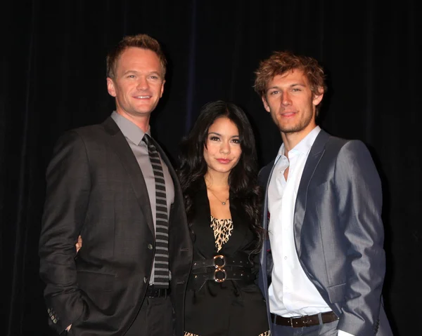 Neil patrcik harris, vanessa hudgens, & alex pettyfer του "beastl — Φωτογραφία Αρχείου