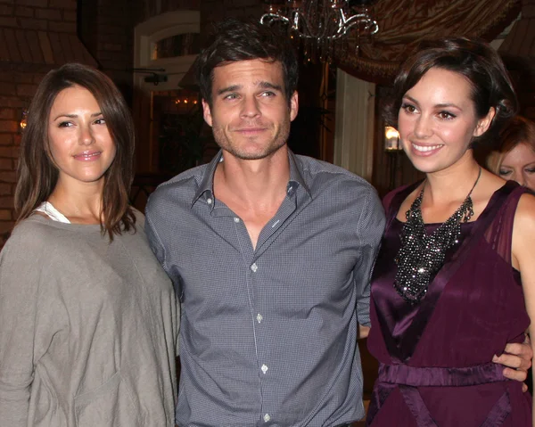 Elizabeth Hendrickson, Greg Rikaart, Emily O 'Brien — Foto de Stock