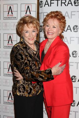 Jeanne Cooper ve Kathleen Noone