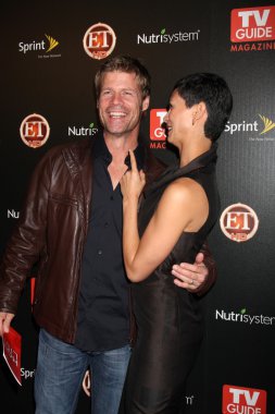 Joel Gretsch ve Morena Baccarin