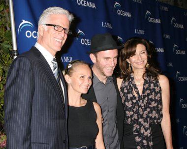 Ted Danson, Kristin Chenoweth, Charlie Macdowell ve Mary Steenbergen