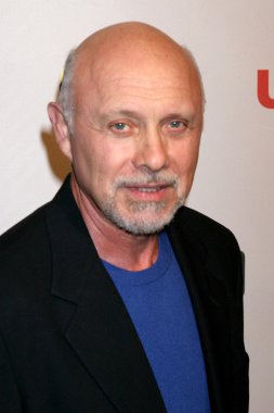 Hector Elizondo