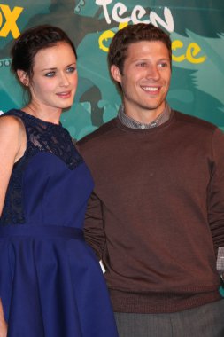 Alexis Bledel ve Zach Gilford