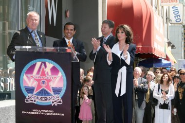 Tom Lebonge ve Kate Linder