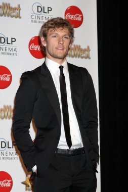 Alex Pettyfer