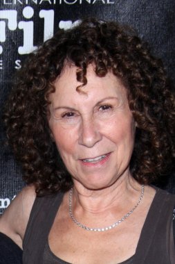 Rhea Perlman