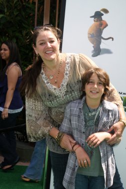 Camryn Manheim, Milo