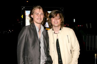 Taylor ve Zac Hanson