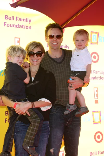 Joel McHale & Family — Stock Photo, Image