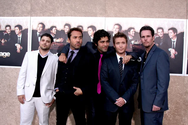 Entourage の男性 （フェラーラ、ピヴェン、グルニエ、コノリー、ディロン) — ストック写真