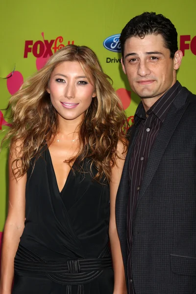 Dichen Lachman y Enver Gjokaj —  Fotos de Stock