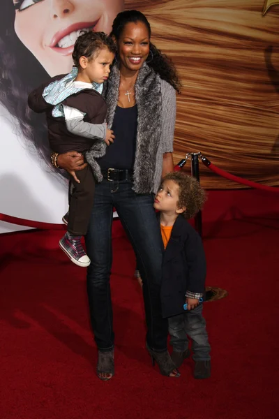 Garcelle Beauvais & filhos — Fotografia de Stock