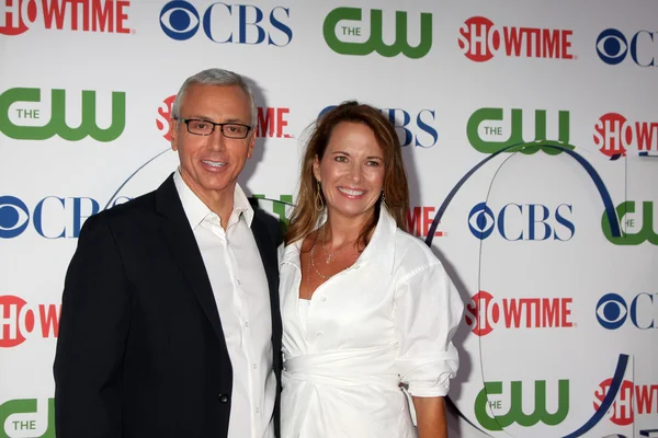 Drew Pinsky y su esposa — Foto de Stock