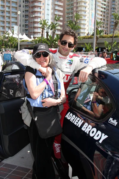 Adrien Brody & mamma Sylvia Plachy — Foto Stock