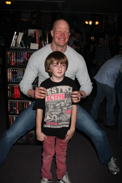 Caleb Guss (mladí Jason 2009) & Derek Mears (Jason 2009) — Stock fotografie