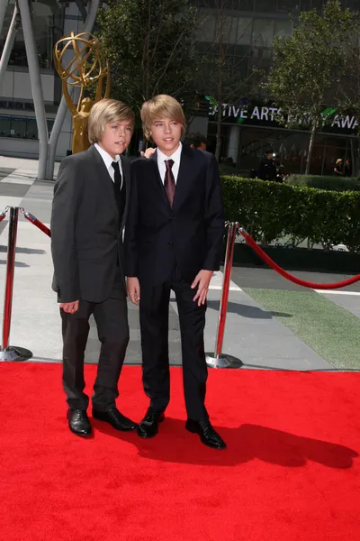 Dylan & Cole Sprouse — Stockfoto