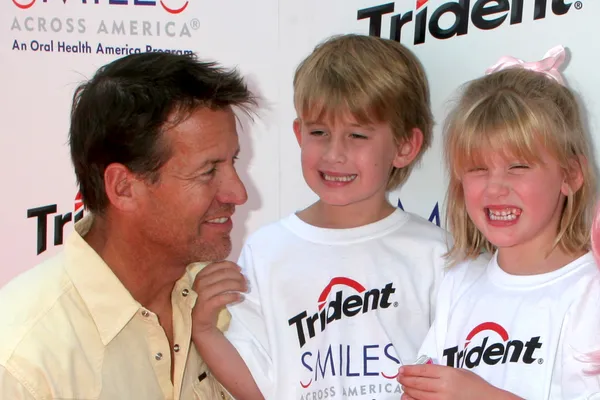 James Denton, filho Sheppard e filha Malin — Fotografia de Stock