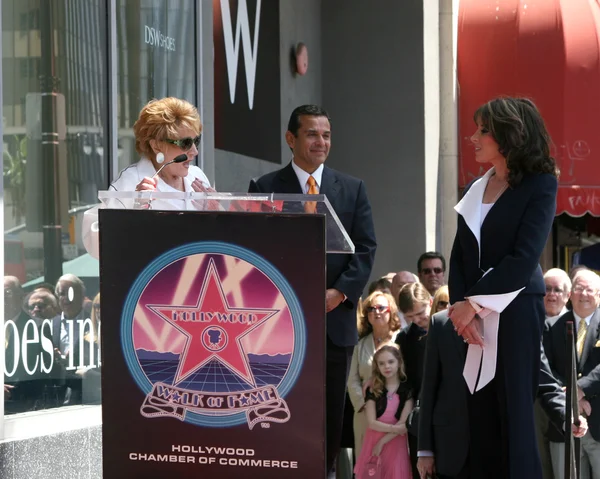 Jeanne Cooper & Kate Linder — Stock Photo, Image