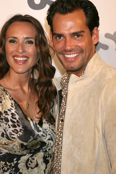 Cristian DeLaFuente & Angelica Castro — Stock Photo, Image