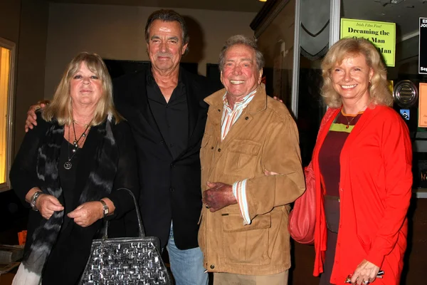 Eric braeden, joseph sargent & esposas — Foto de Stock