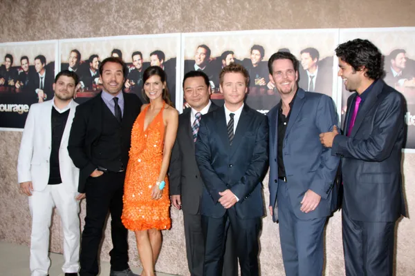 Elenco de séquito (Ferrara, Piven, Reeves, Lee, Connolly, Dillon, Grenier ) — Foto de Stock