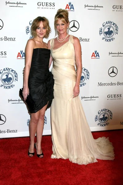 Dakota Johnson & Melanie Griffith — Stockfoto