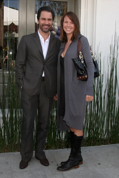 Eric McCormack and Janet Holden — Stock Photo, Image