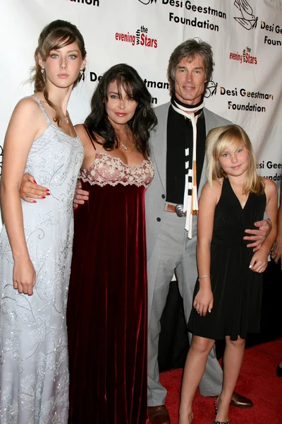 Joseph Stachura, Shari Shattuck, Creason, Devin DeVasquez, Calee et Ronn Moss — Photo