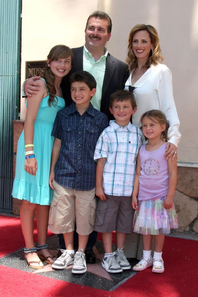 Marlee Matlin & Marito Kevin Grandalski, con figli — Foto Stock