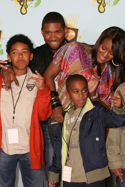 Usher i przyjaciół i rodziny — Zdjęcie stockowe