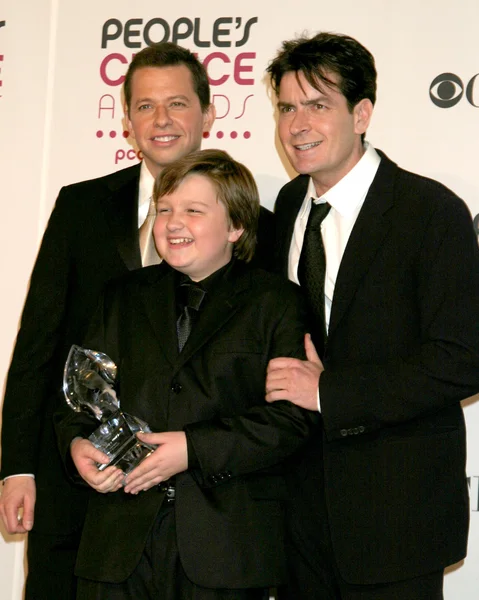 Jon Cryer, Anges Jones, Charlie Sheen — Stockfoto