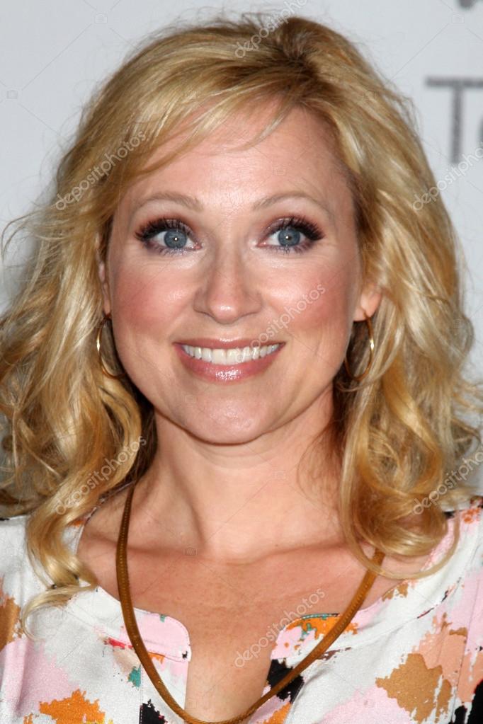 Leigh Allyn Baker Hot