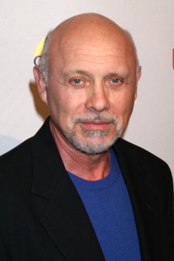 Hector Elizondo
